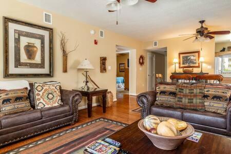 The Dean - Relaxing Condo With Pools Pigeon Forge Exterior photo